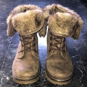 Faux fur lined boots